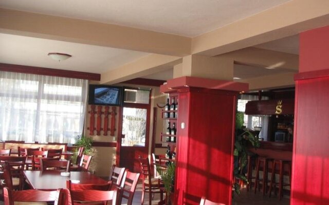 Family Hotel Savov