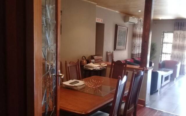 Miraton Eastgate Suites