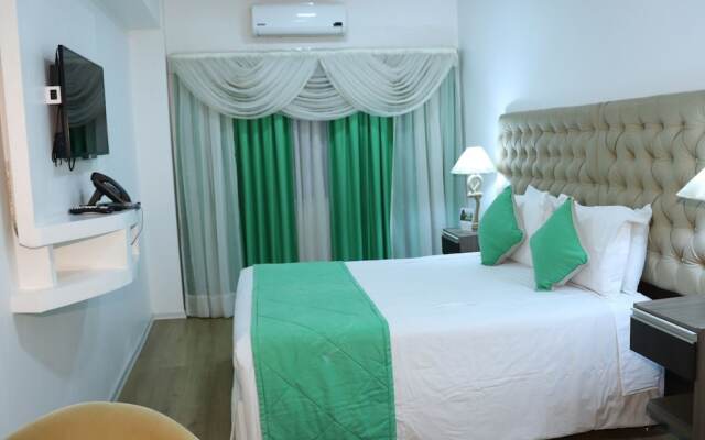 Hotel Luxsur