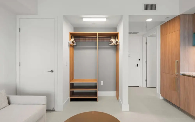 Prime Downtown Location Luxury Studio