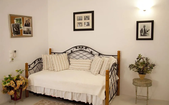 Eleni's Village Suites