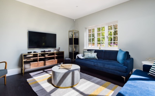 The Ascot Retreat - Spacious 3BDR Home with Parking & Garden