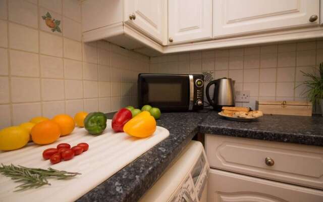 Stayzo Penthouse Accommodation 2- Premier Lodge