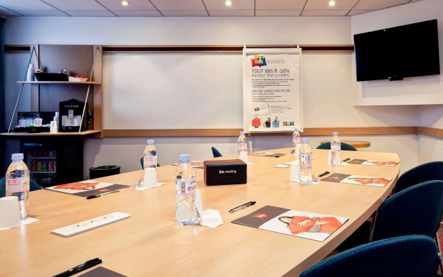 ibis Lyon Est Bron