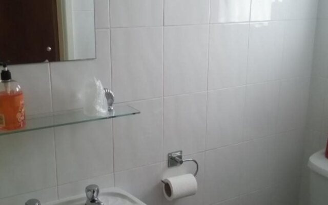 Oakleigh Guest House