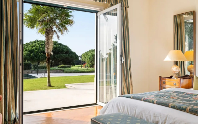 Fairview Villa by Cadenzalux