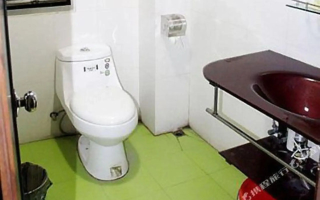 Jiayun Hotel (Shenzhen Longhua subway station store)