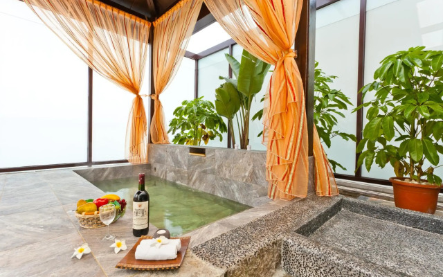 The Loft Seaside Suites