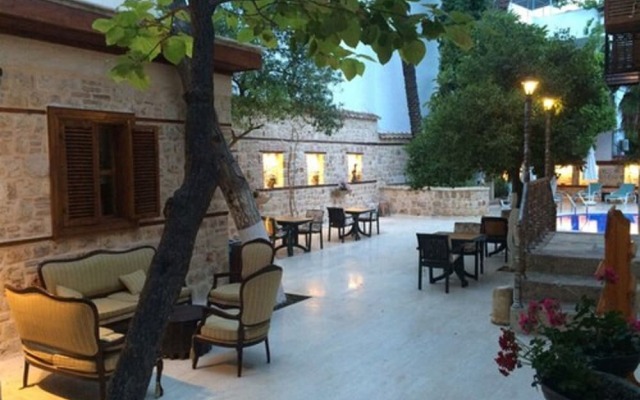 White Garden Hotel