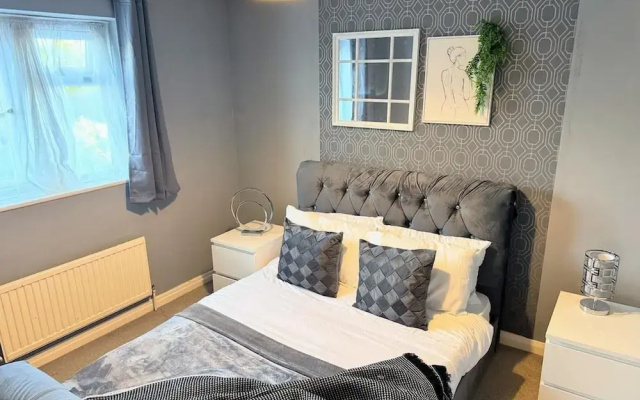 Ashford Blissful Retreat Modern 3-bed House