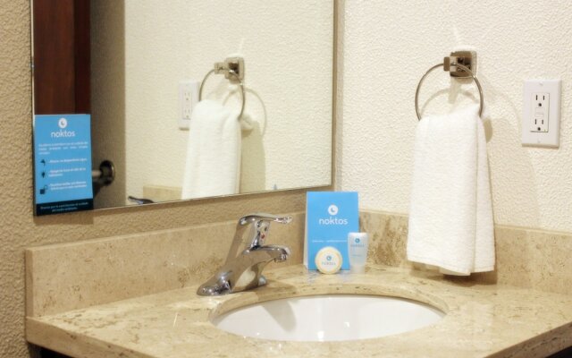 Extended Suites Celaya Galerias by Noktos