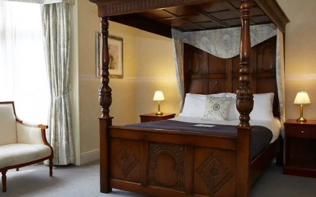 The Royal George Birdlip by Greene King Inns