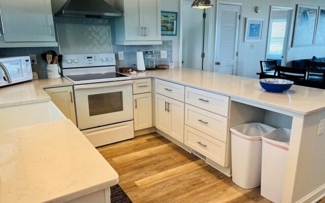 Close Enough 4 Bedroom Home by RedAwning