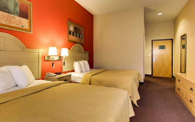 Quality Inn &  Suites Hattiesburg North