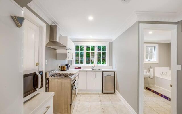 One-Bedroom Parnell Charmer