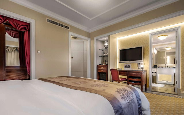 Kunming Green Lake Hotel