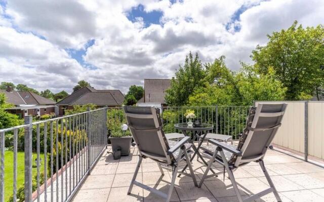 Apartment in Garding With Parking