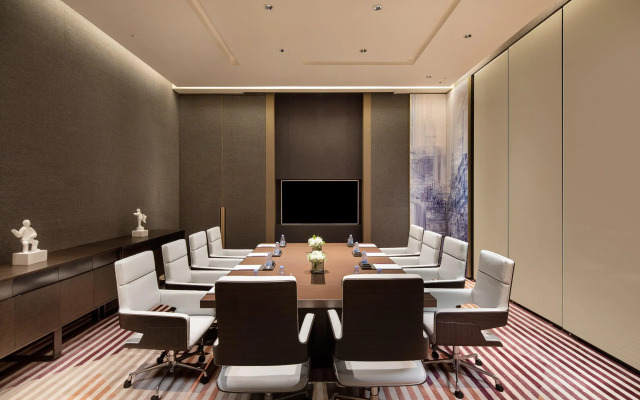 Crowne Plaza Foshan Nanhai-an IHG Hotel-Guangzhou South Railway Station Free Shuttle Bus