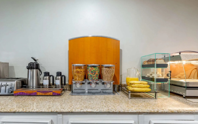 Summit Inn - Houston Medical Center