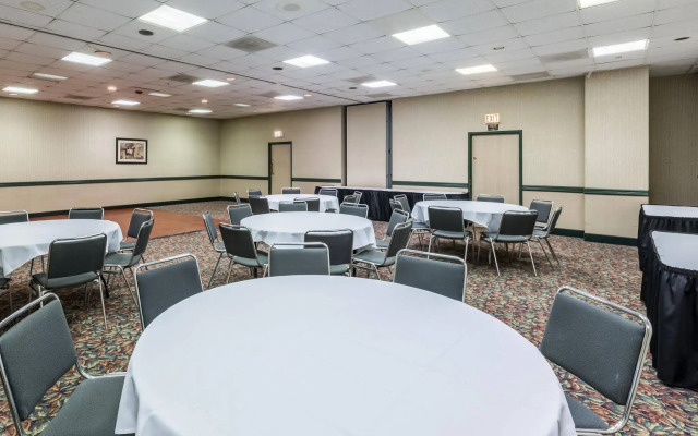Comfort Inn & Suites Omaha Central