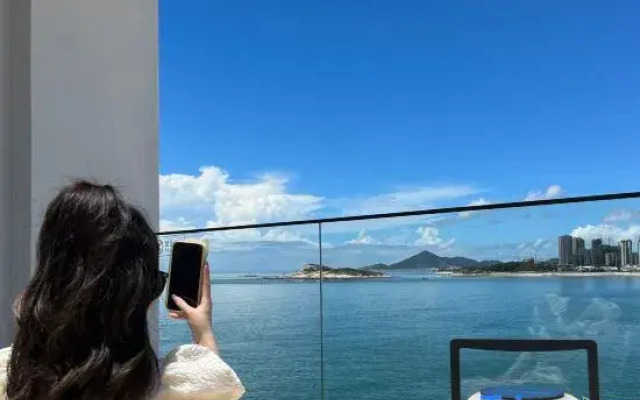 Dongshan Bay man bed and Breakfast