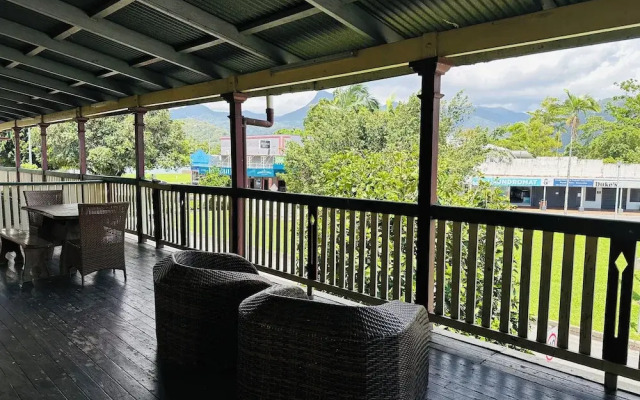 Mossman Exchange & Backpacker Resort