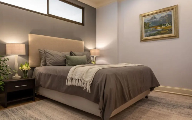 Cozy Corner Apartment