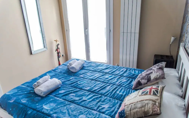 Shopping Deangeli Apartment - Hintown