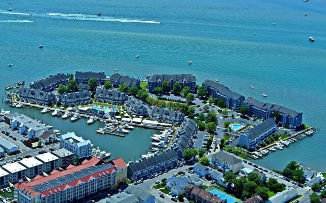 Harbour Island 403m 2 Bedroom Condo by RedAwning