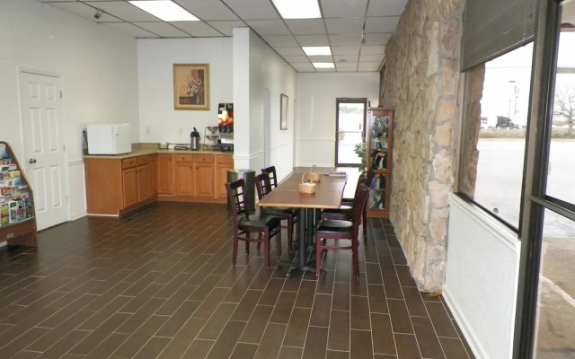Studio 6 Suites Perry, GA