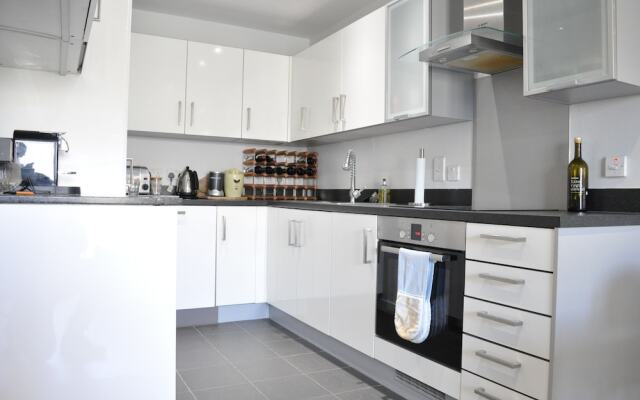 Modern 1 Bedroom Pimlico Flat by the River