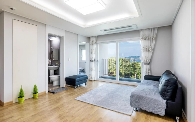 Seogwipo Etier Resort