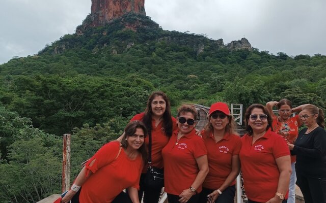 Hotel Safari Club Robore