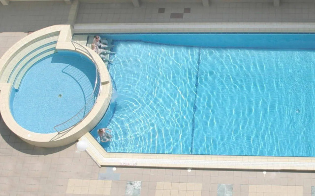 Mavina Hotel & Apartments
