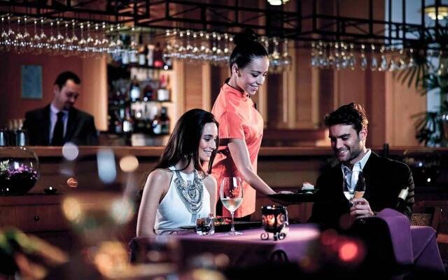 Pullman Reef Hotel Casino