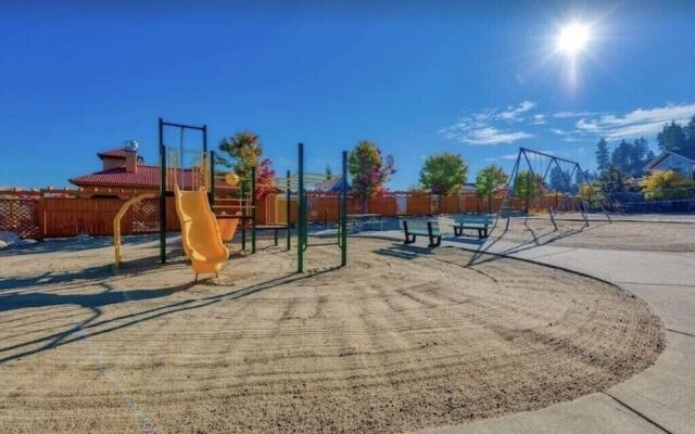 La Casa Lakeside Resort