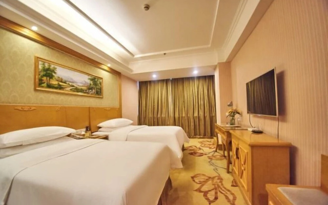 Vienna Hotel – Guest Rooms – Urumqi