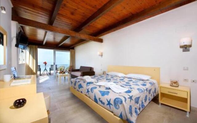 Aquarius mini suites