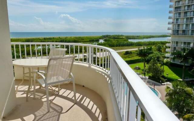 Beachfront Condo With Pool/views From two Balconies