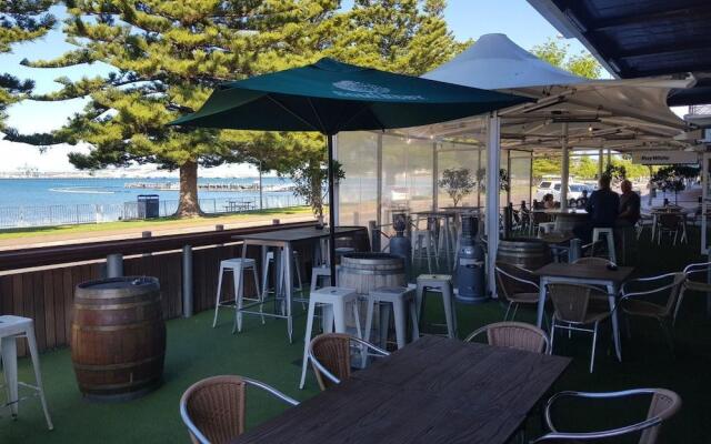 Port Lincoln Pier Hotel