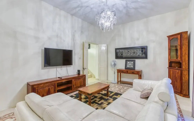 St James the Traditional 4-bed Townhouse Terrace