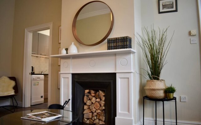 Newly Refurbished 2 Bedroom Townhouse in Dublin 4