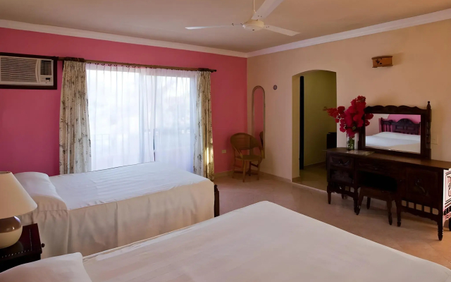 Hotel Cabanas Maria del Mar