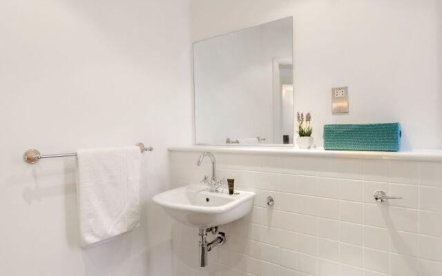 Roomspace Serviced Apartments - Groveland Court