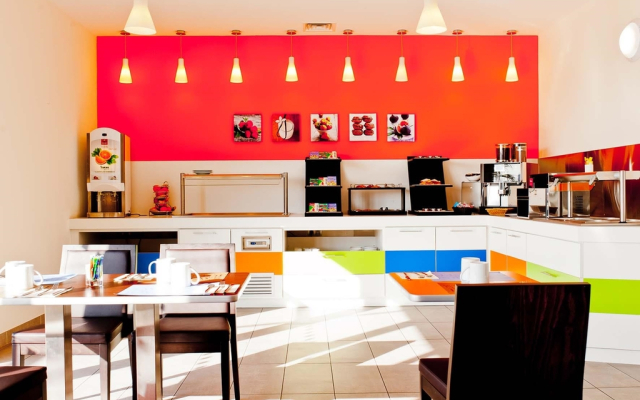 Holiday Inn Express Marseille Airport by IHG