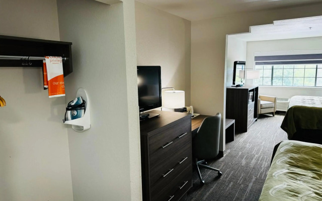 Quality Inn near SeaWorld - Lackland