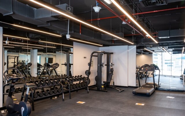 LUX Contemporary Suite Marina View 6