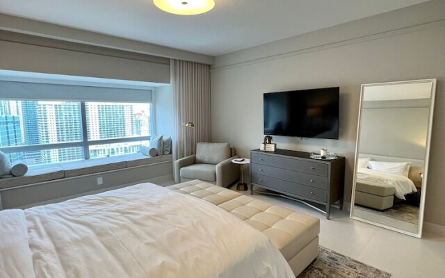 Suite - City View at Four Seasons Miami