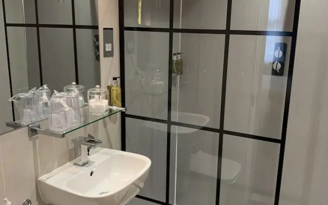 OYO Harmony Apartments