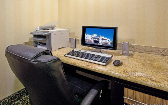 Holiday Inn Express Hotel & Suites Wabash by IHG